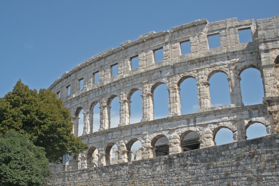 Natursteine, damals und heute Natursteine, damals und heute